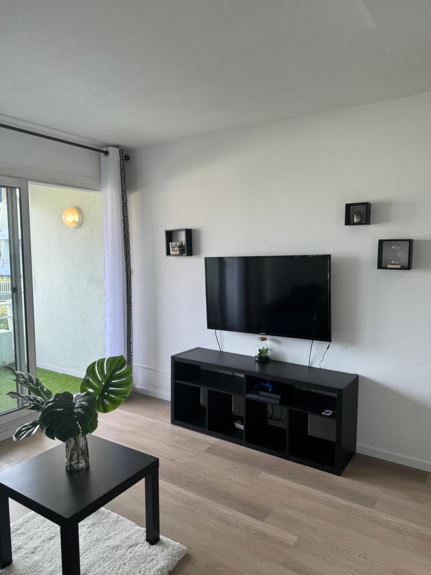 Appartemment Vue Mer Et Piscine Villeneuve-Loubet Eksteriør bilde
